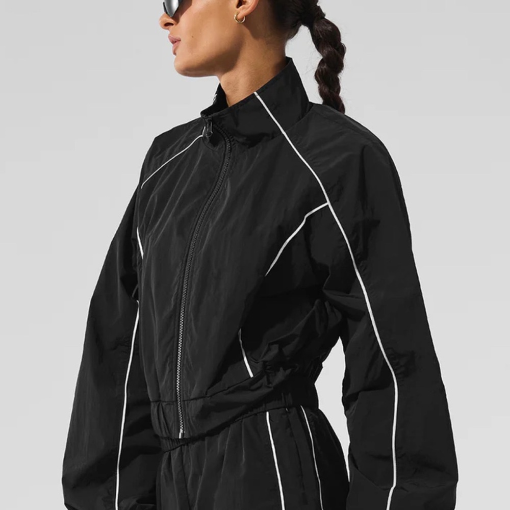 ALO Yoga Motivate Full Zip Up Jacket Black & White - Picture 4 of 12